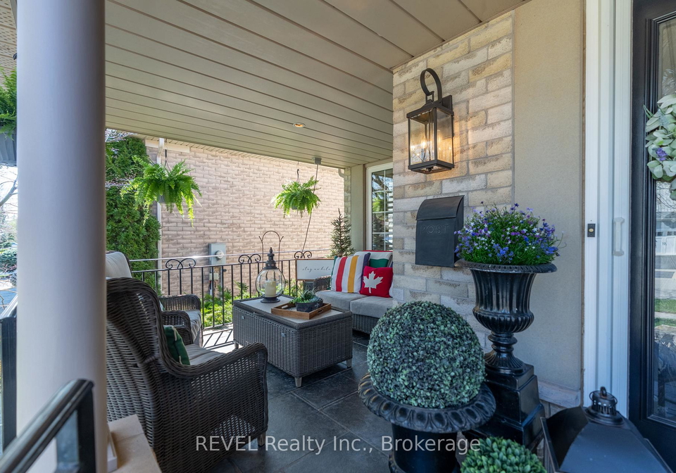 4266-clubview-drive-burlington-ontario-w13046200
