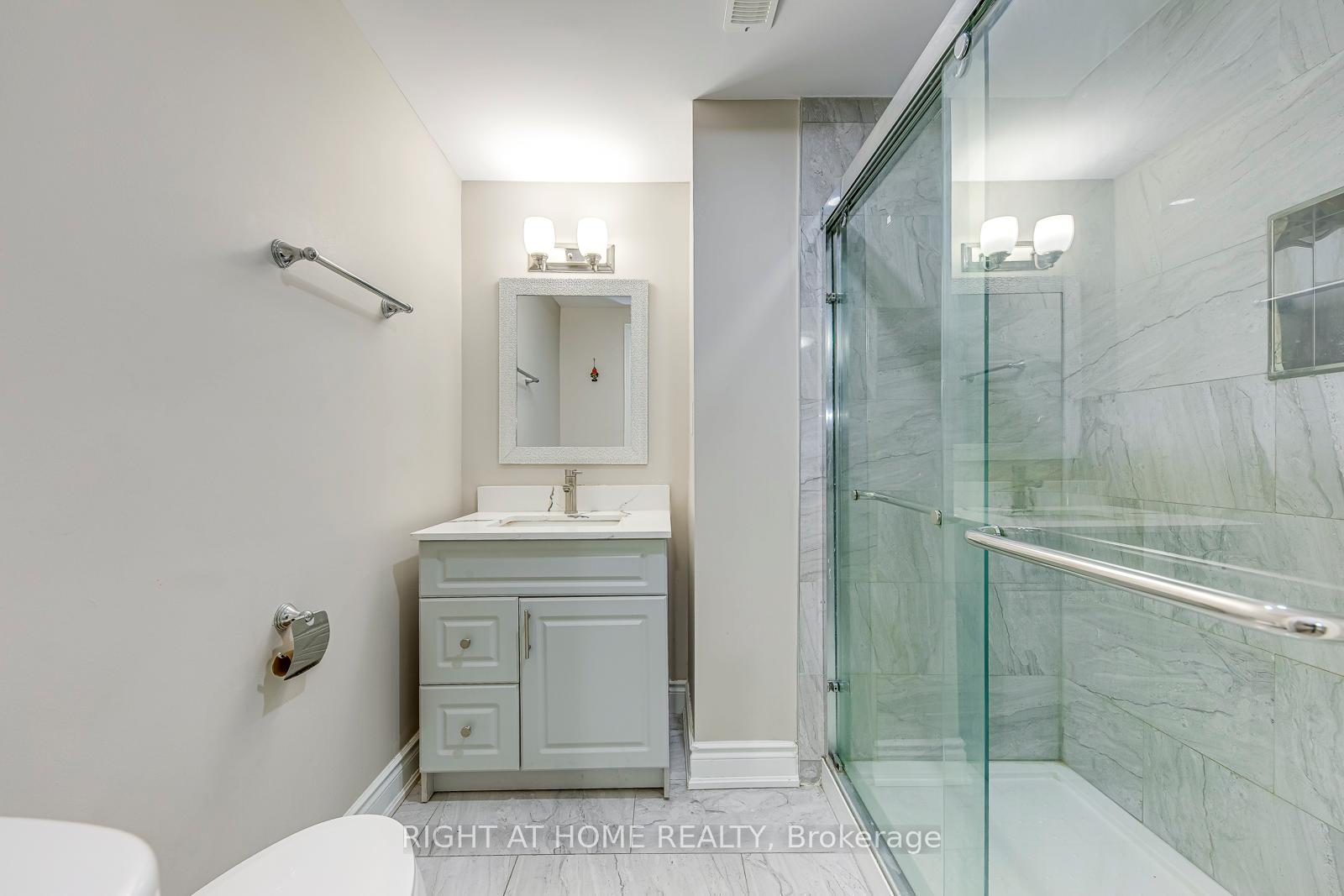 99-masters-green-crescent-brampton-ontario-w13046564
