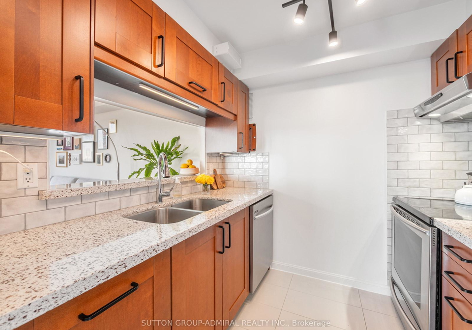 3-hickory-tree-road-north-york-ontario-w13046604