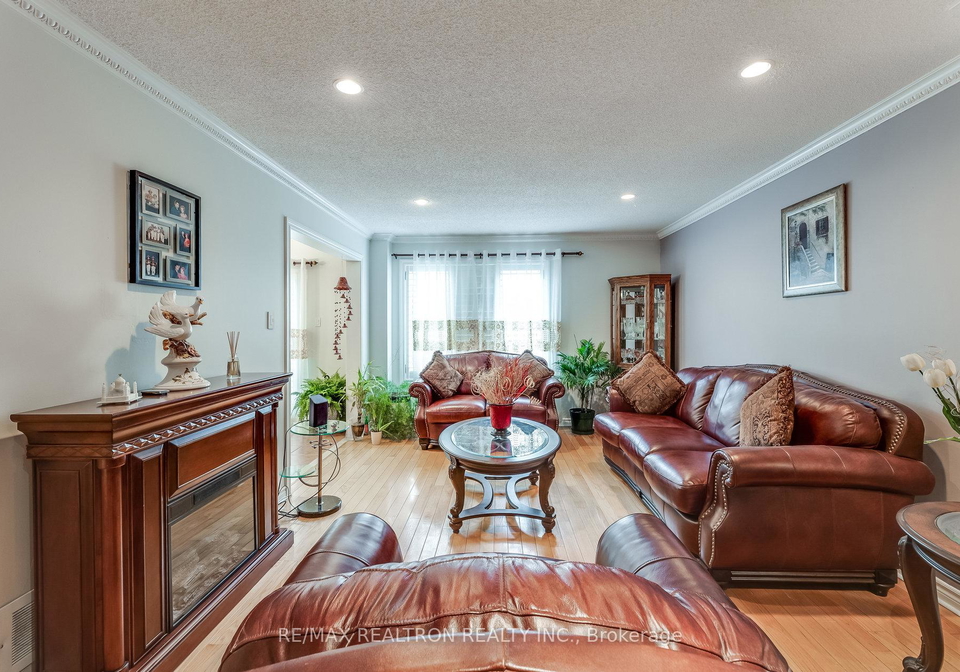 896-mandolin-place-mississauga-ontario-w13046768