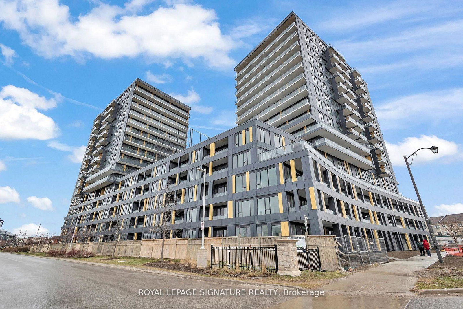 4878-powers-common-burlington-ontario-w13046874