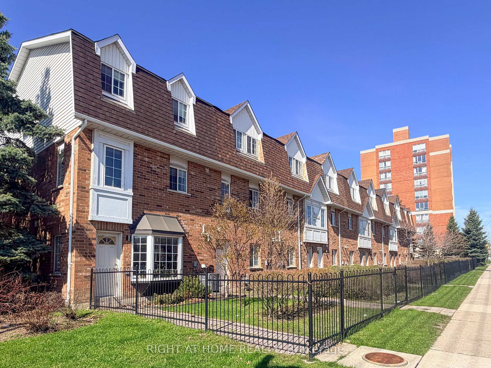 1525-south-parade-court-mississauga-ontario-w13046928