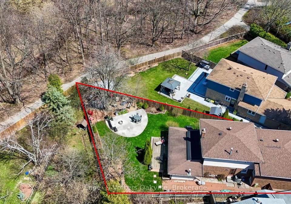 1223-hudson-place-oakville-ontario-w13046976