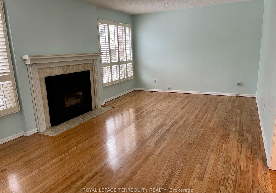 1328-eddie-shain-drive-oakville-ontario-w13047182