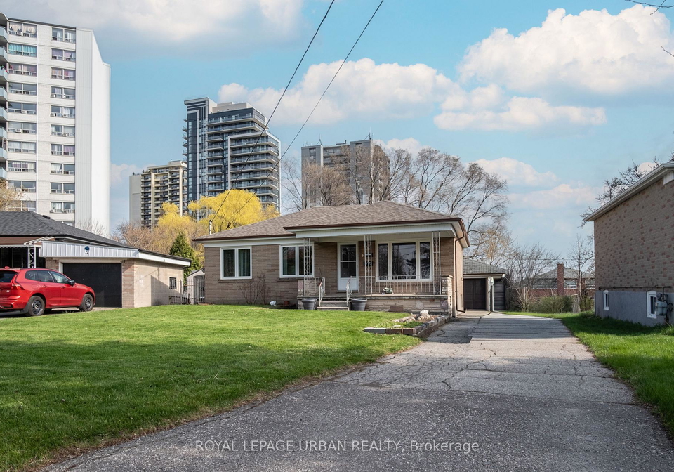 19-battersea-crescent-north-york-ontario-w13047980