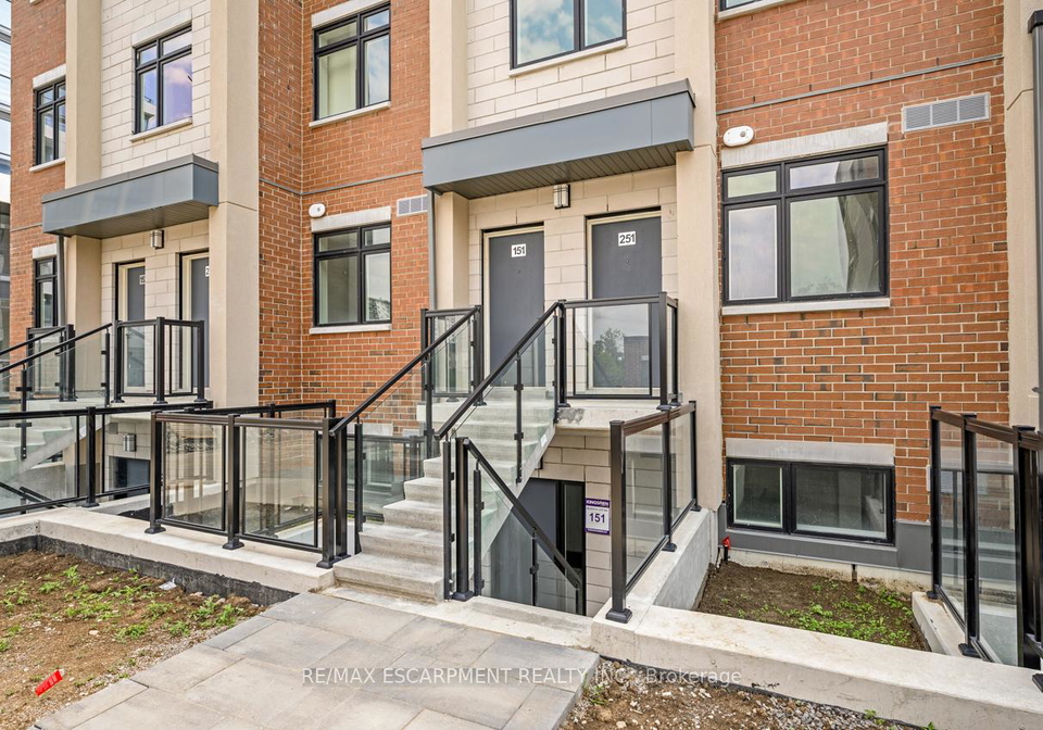 1075-douglas-mccurdy-common-mississauga-ontario-w13048470