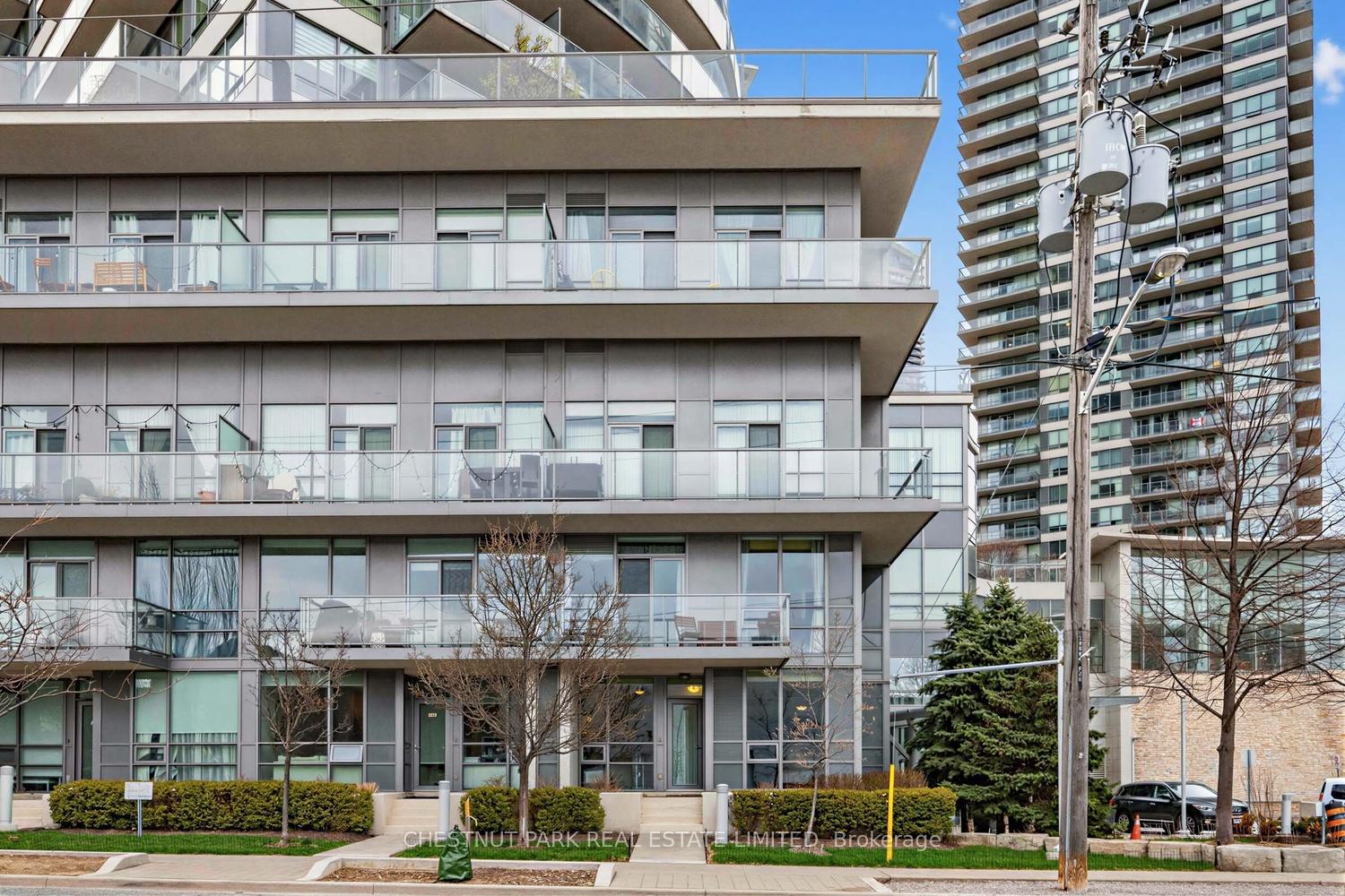 15-legion-road-etobicoke-ontario-w13048644