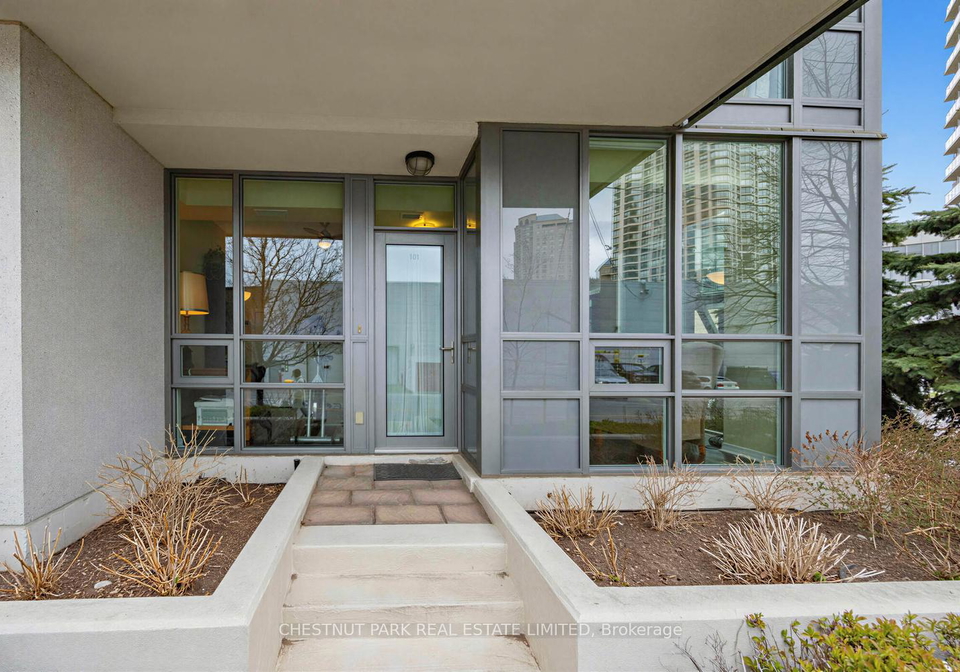 15-legion-road-etobicoke-ontario-w13048644