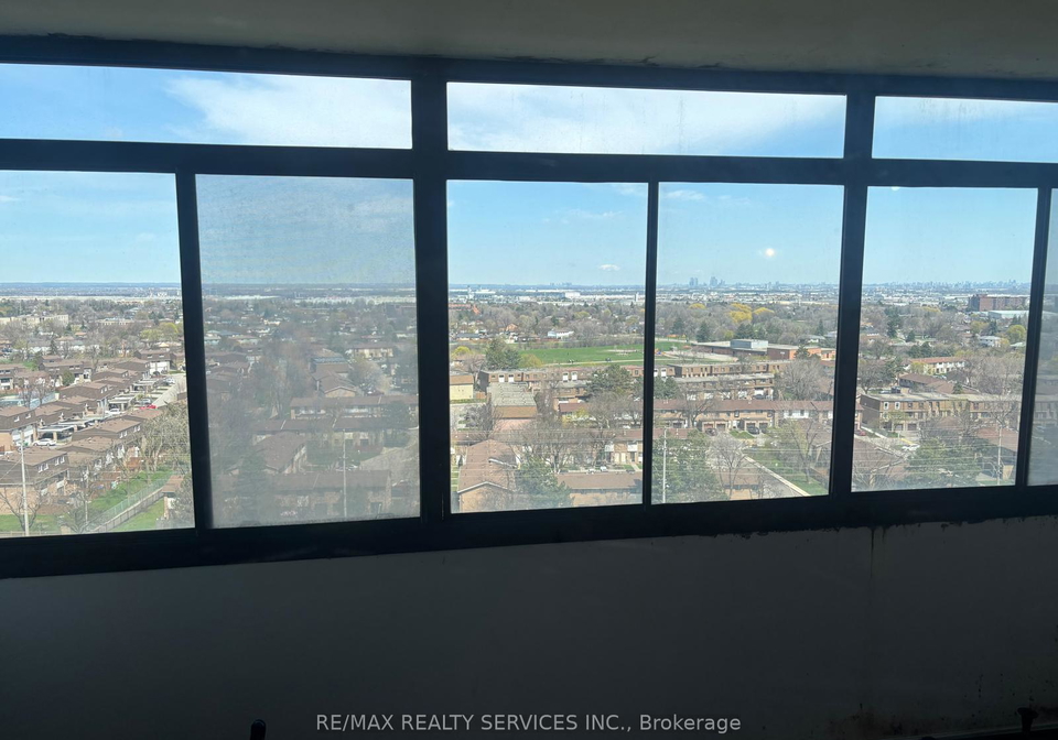 18-knightsbridge-road-brampton-ontario-w13048758
