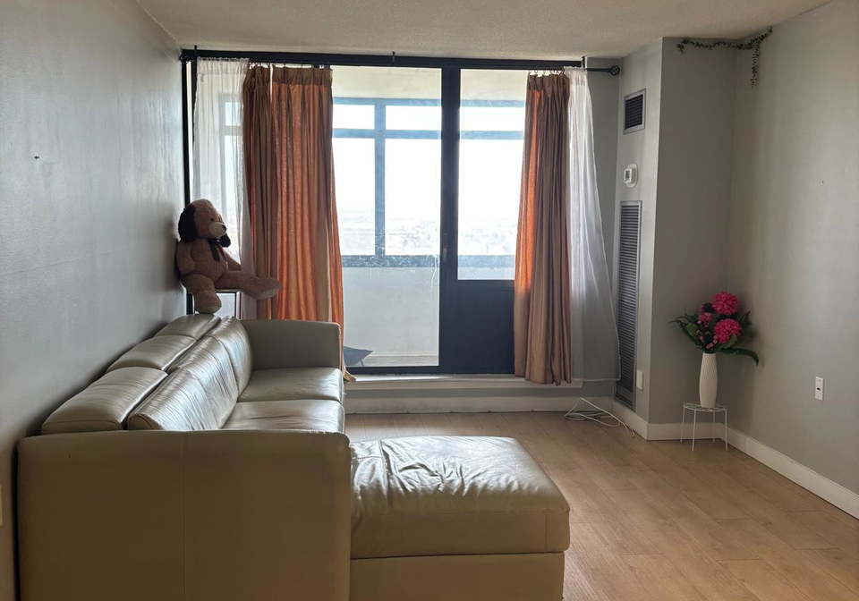 18-knightsbridge-road-brampton-ontario-w13048758