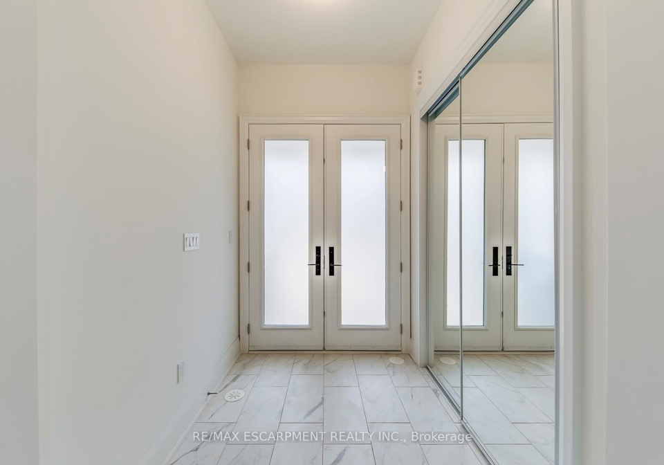 3323-azam-way-oakville-ontario-w13048776