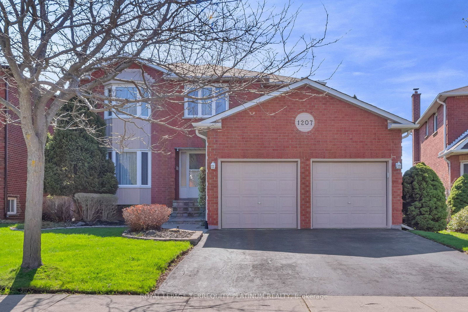 1207-greenwood-crescent-oakville-ontario-w13048782