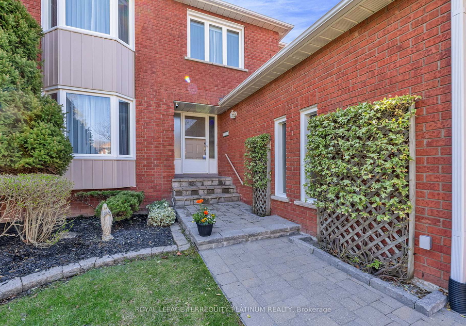 1207-greenwood-crescent-oakville-ontario-w13048782