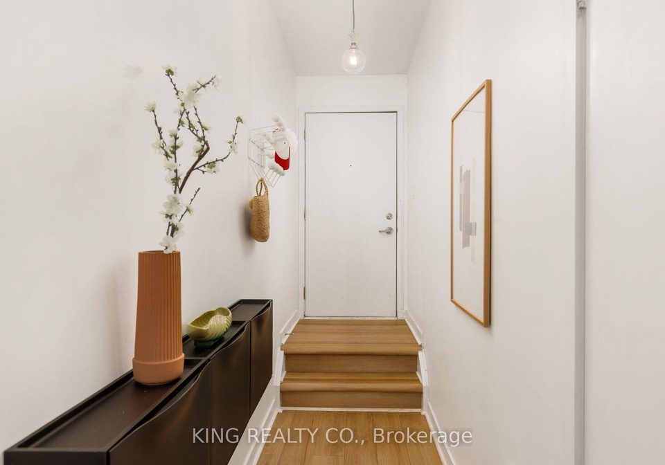 27-dekoven-mews-toronto-ontario-w13048934