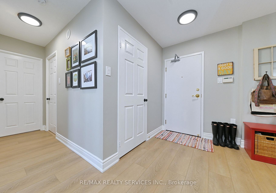 20-cherrytree-drive-brampton-ontario-w13049208