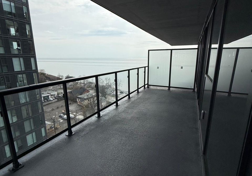 2075-lakeshore-road-burlington-ontario-w13049310