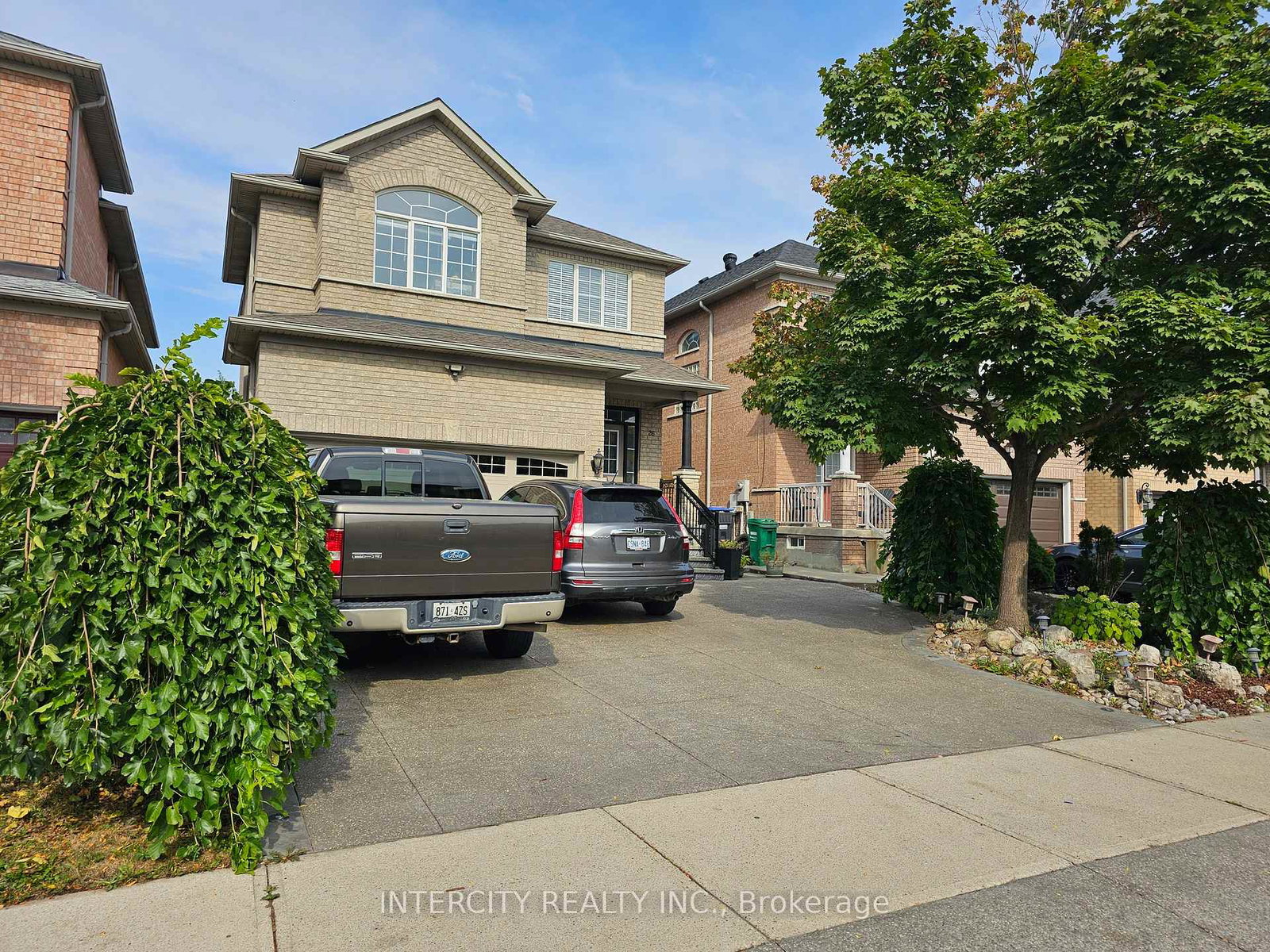 26-zia-dodda-crescent-brampton-ontario-w13049320