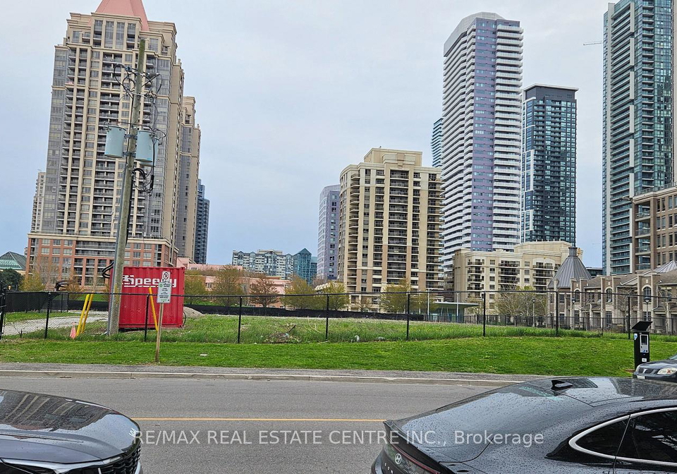 370-square-one-drive-mississauga-ontario-w13049404