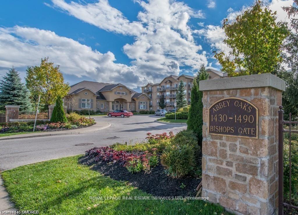1460-bishops-gate-oakville-ontario-w13049670