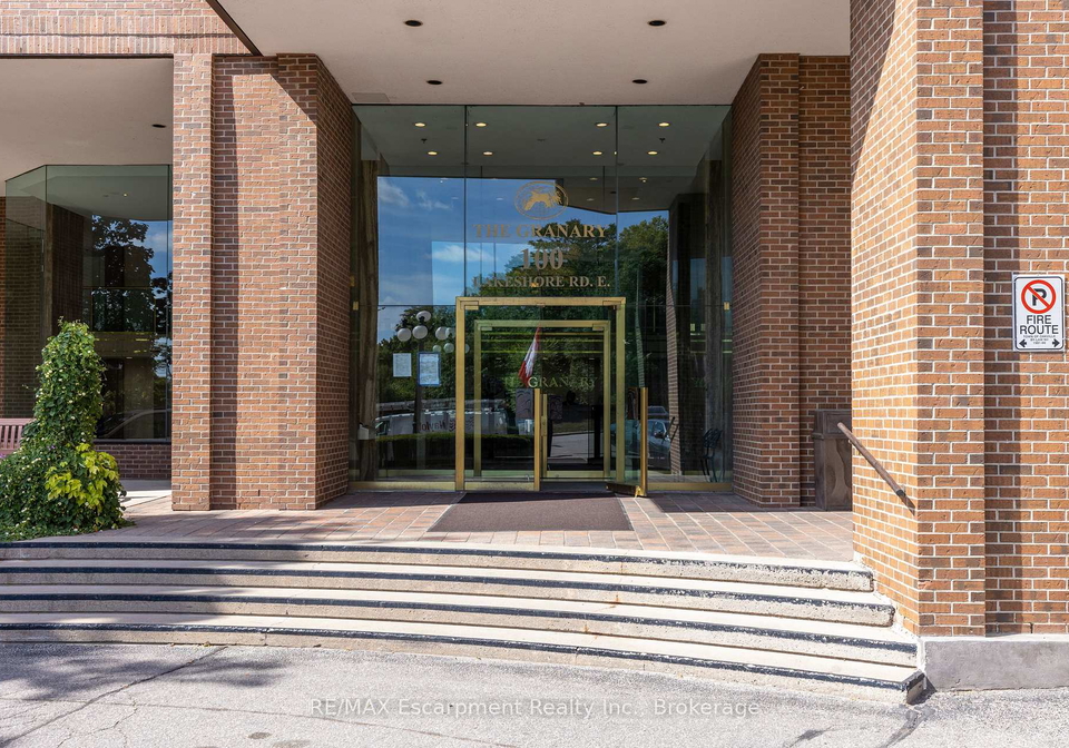 100-lakeshore-road-e-oakville-ontario-w13049720