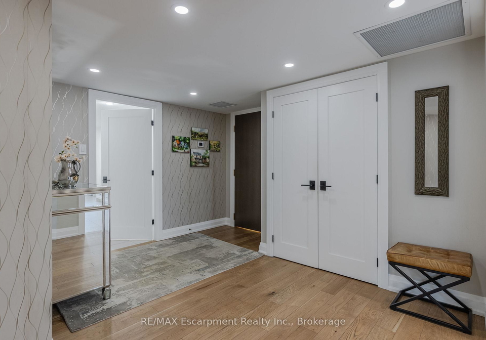 100-lakeshore-road-e-oakville-ontario-w13049720