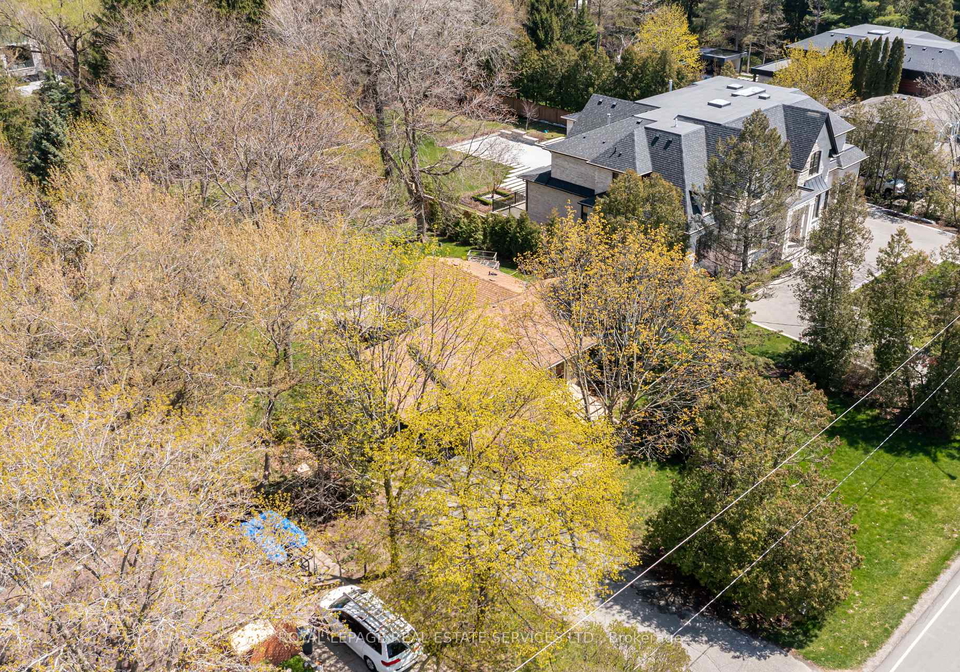 561-maplehurst-avenue-oakville-ontario-w13049804