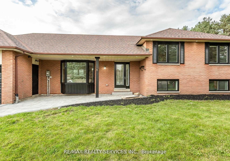 4-blue-horizon-court-caledon-ontario-w13049914