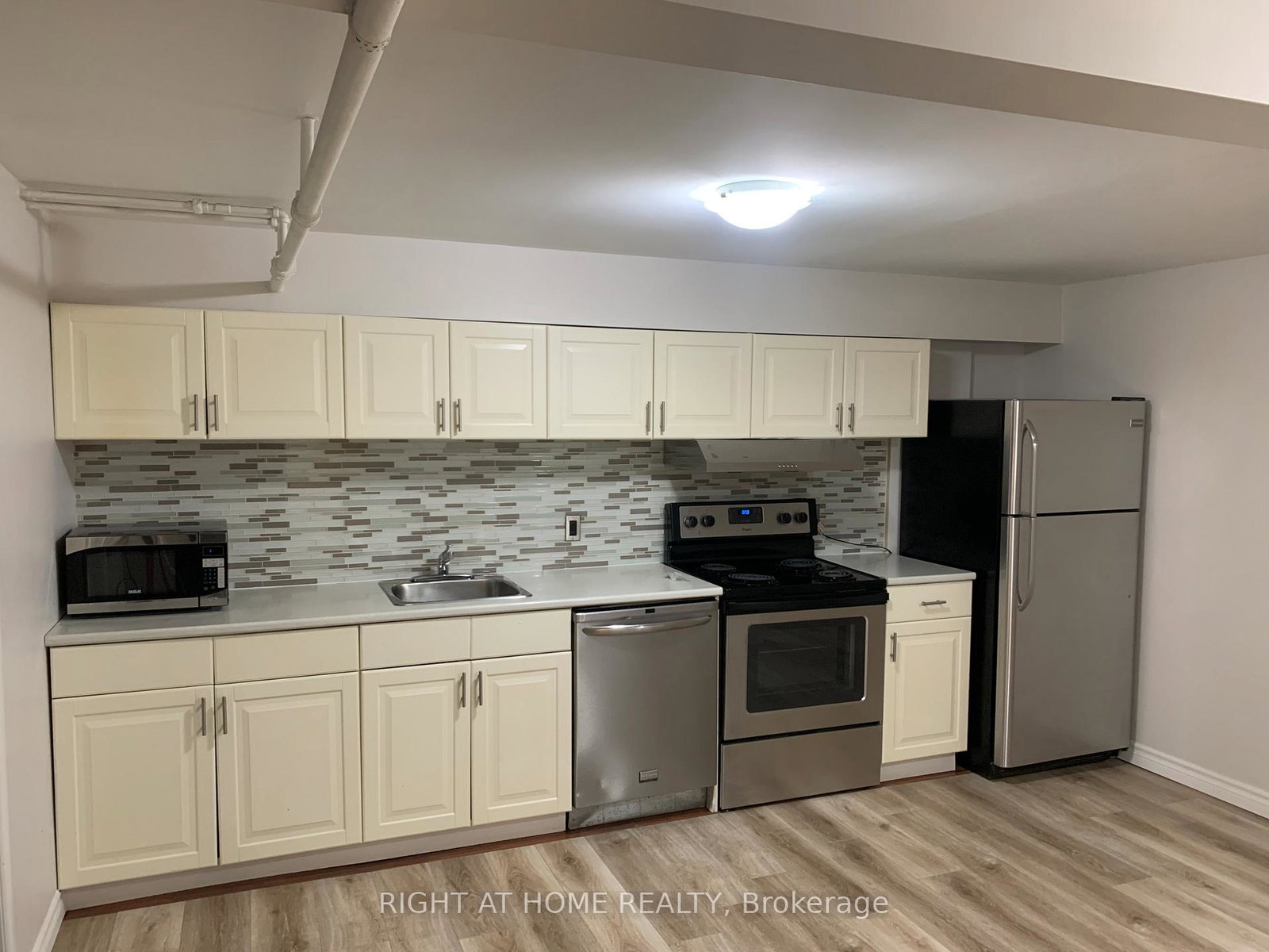 701-the-queensway-avenue-etobicoke-ontario-w13049974