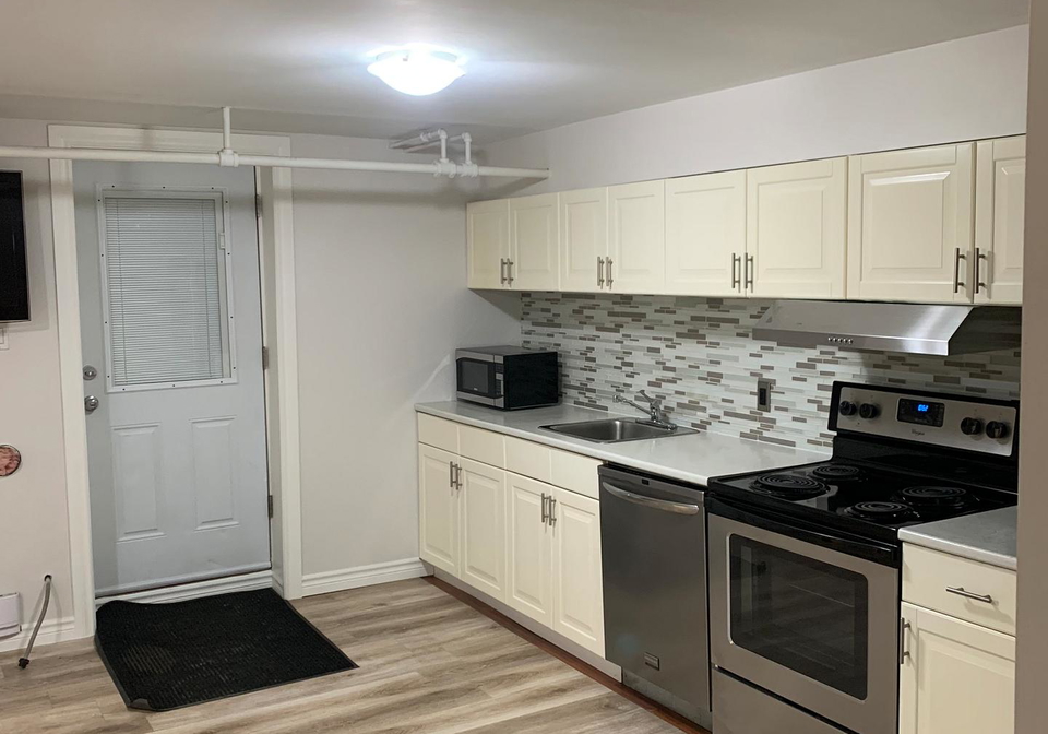 701-the-queensway-avenue-etobicoke-ontario-w13049974