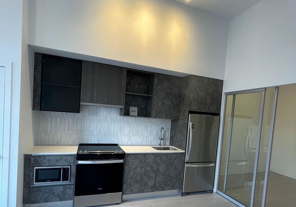 395-dundas-street-oakville-ontario-w13050146