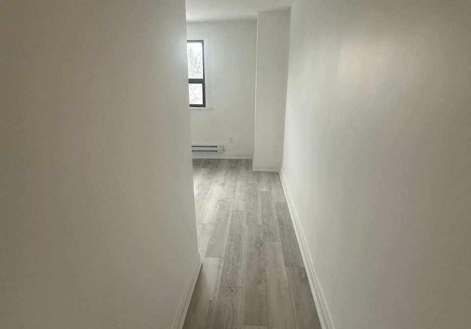 1710-st-clair-avenue-w-toronto-ontario-w13050286