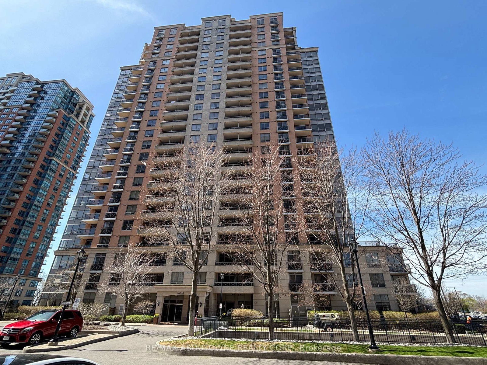 5233-dundas-street-w-etobicoke-ontario-w13050498