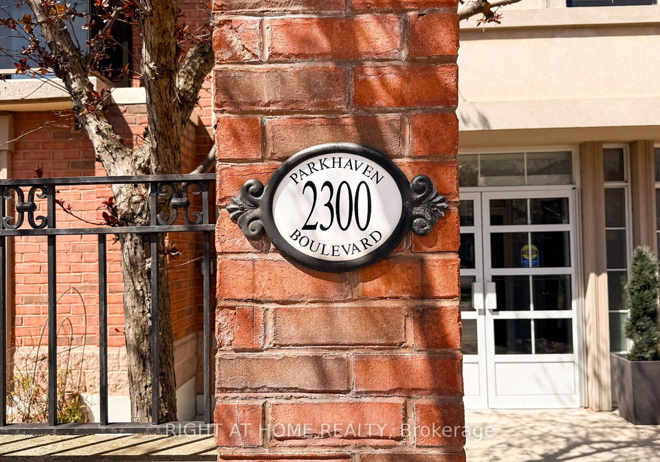 2300-parkhaven-boulevard-oakville-ontario-w13050588