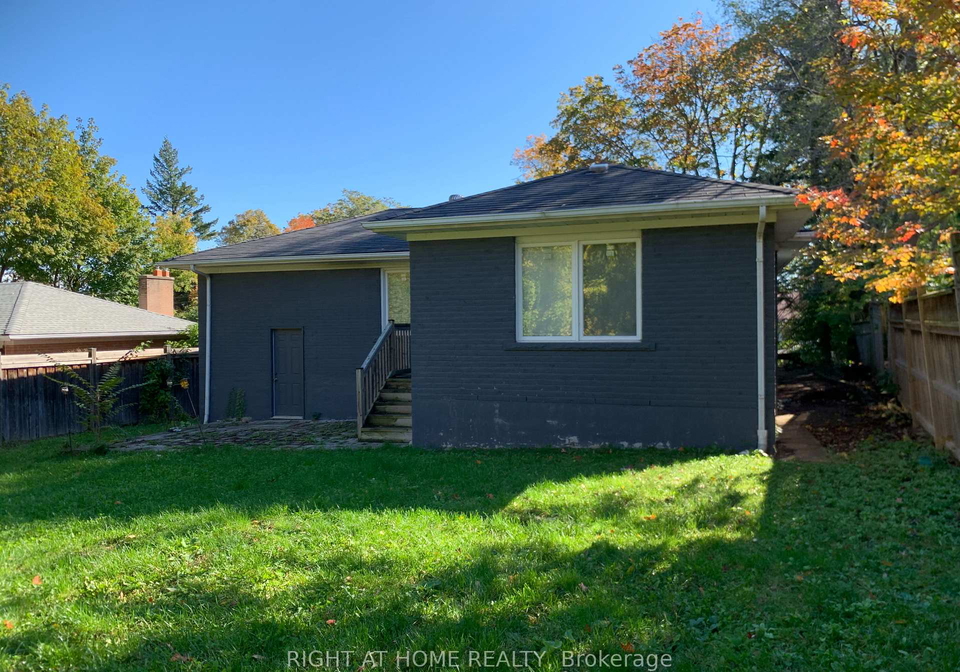 565-wildwood-drive-oakville-ontario-w13050680