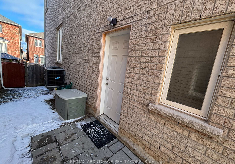 4640-doug-wright-drive-burlington-ontario-w13050800