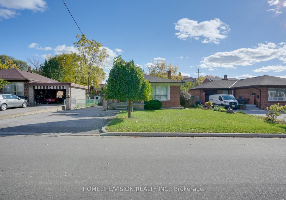 239-epsom-downs-drive-york-ontario-w13051584