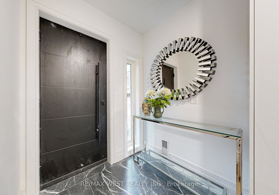 2639r-dundas-street-w-toronto-ontario-w13051652