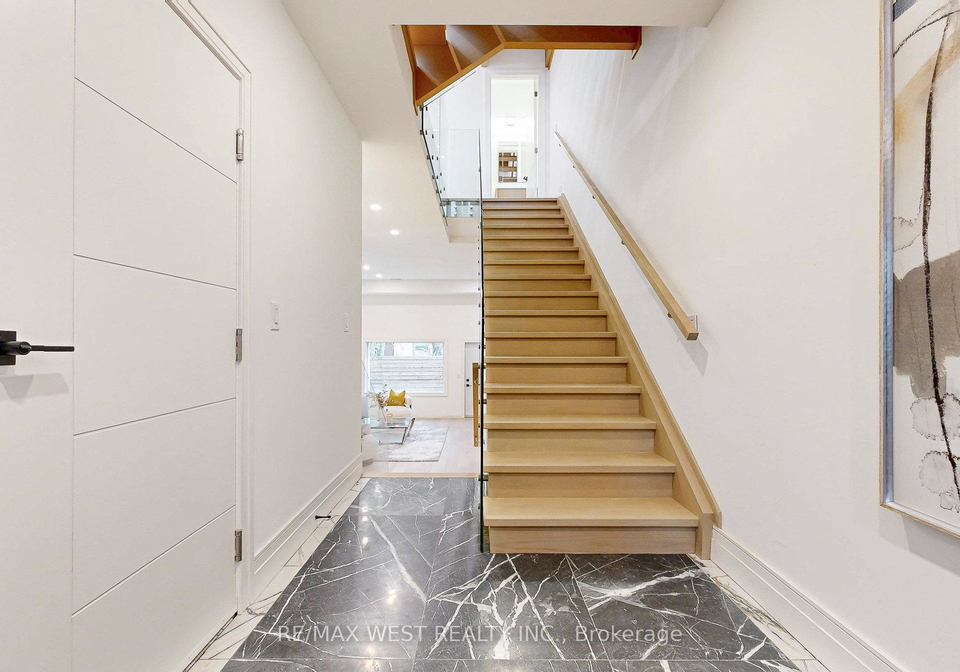 2639r-dundas-street-w-toronto-ontario-w13051652