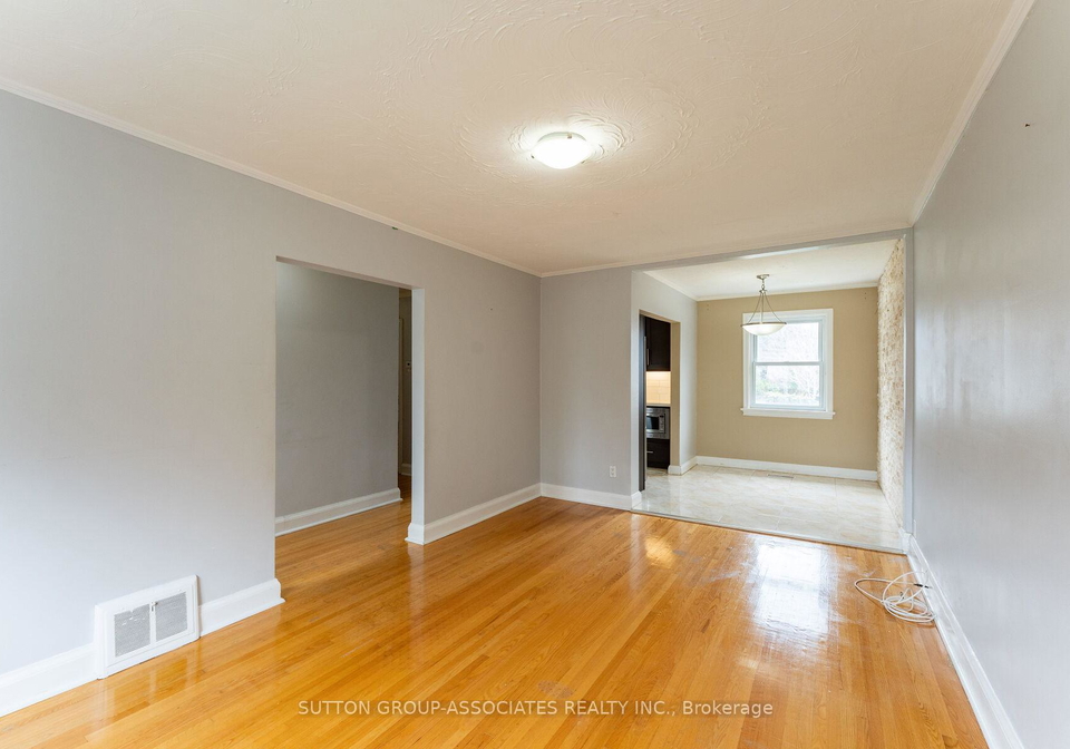 21-deevale-road-york-ontario-w13052158