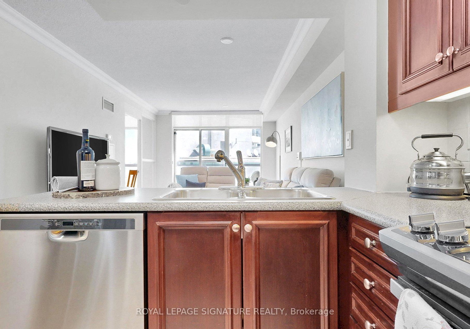 3-marine-parade-drive-etobicoke-ontario-w13052384