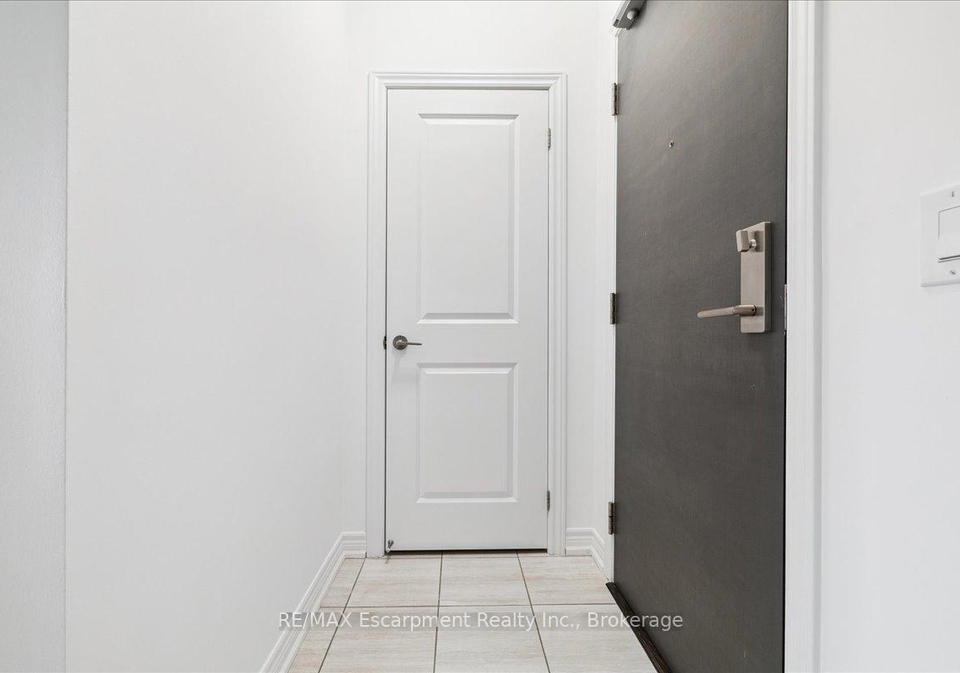 2393-bronte-road-oakville-ontario-w13052516