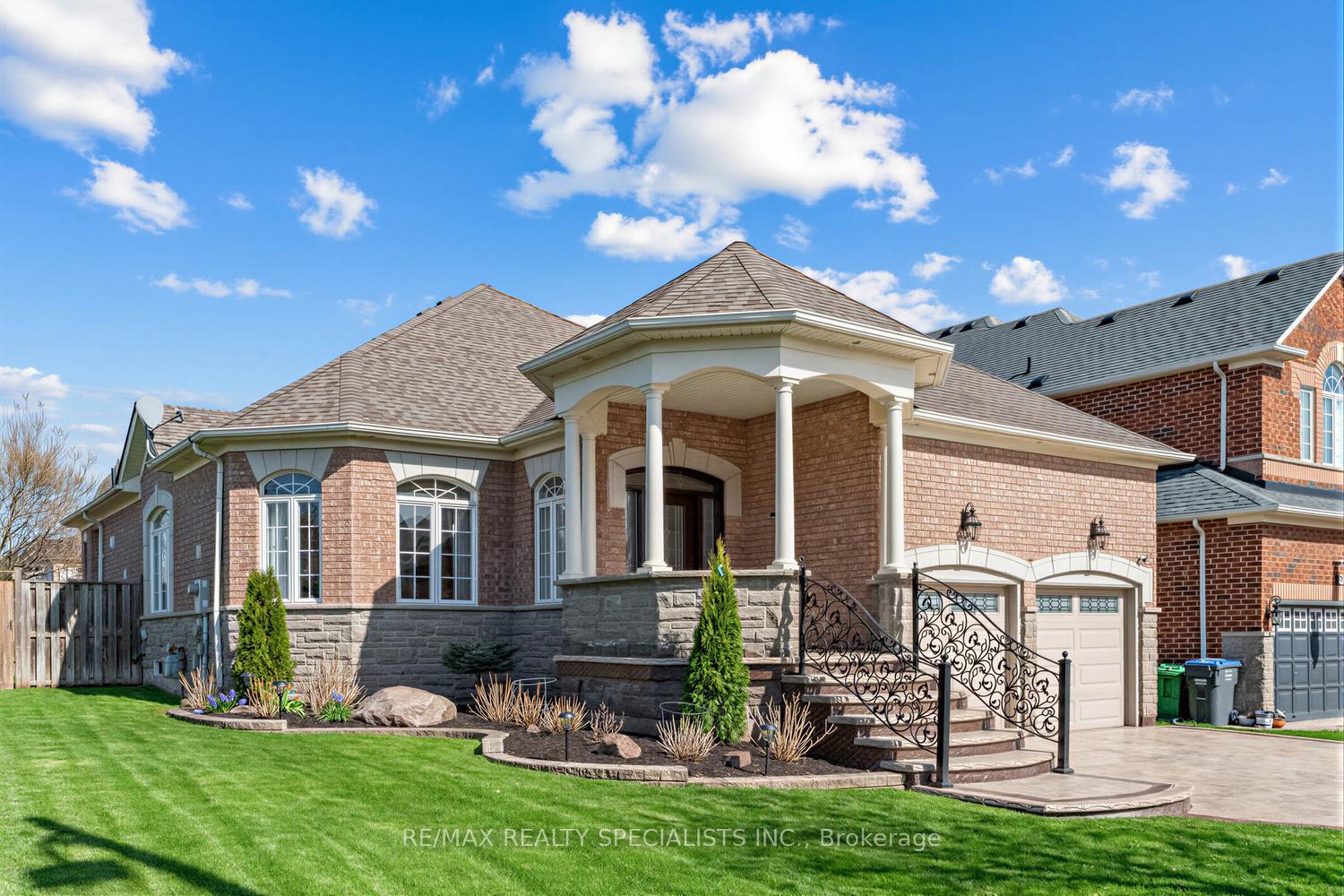 946-brass-winds-place-mississauga-ontario-w13052590