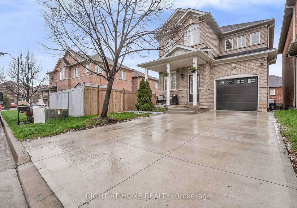 11-tobermory-crescent-brampton-ontario-w13053172