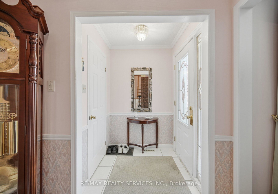 37-stillwater-crescent-brampton-ontario-w13053556