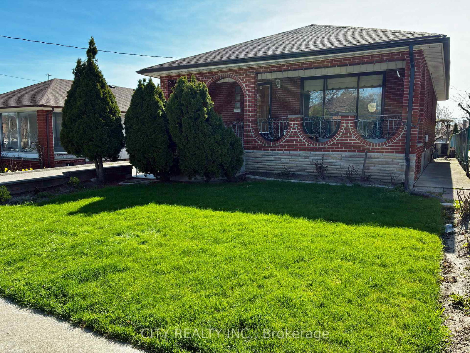 40-montana-avenue-york-ontario-w13053762