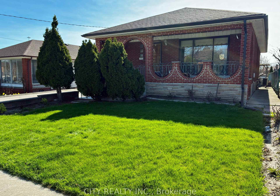 40-montana-avenue-york-ontario-w13053762