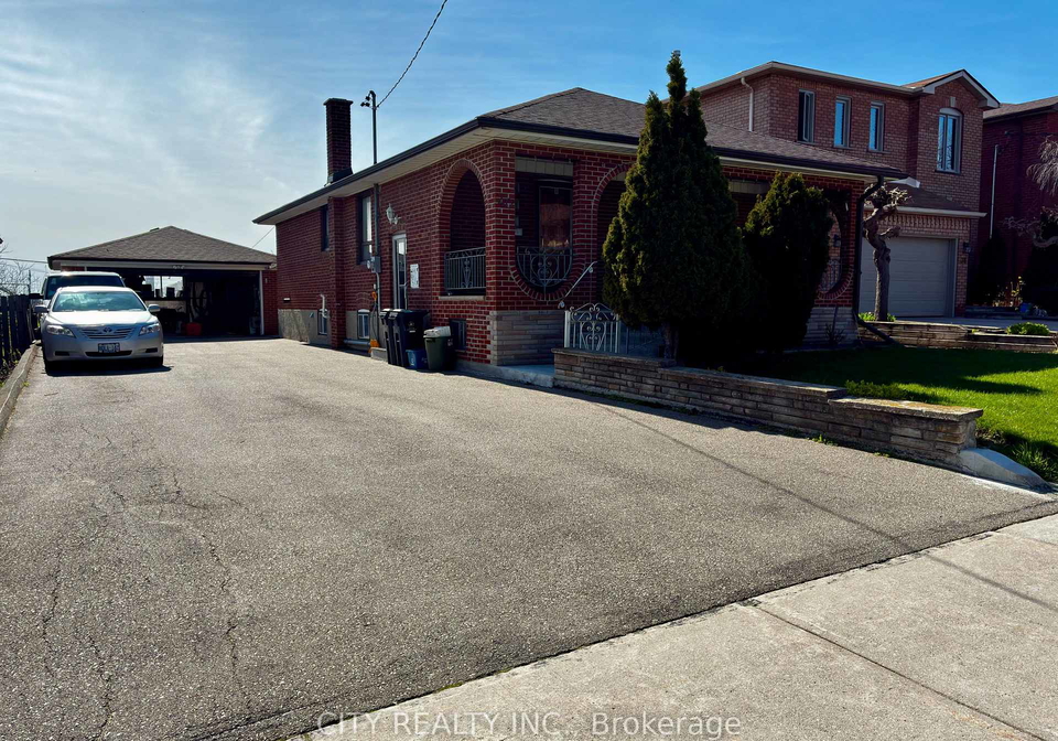 40-montana-avenue-york-ontario-w13053762
