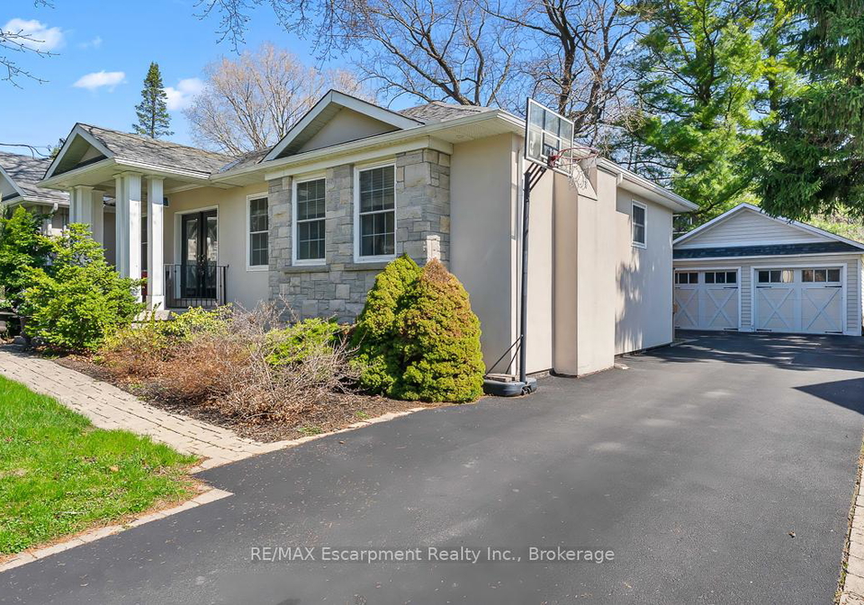 429-smith-lane-oakville-ontario-w13053882