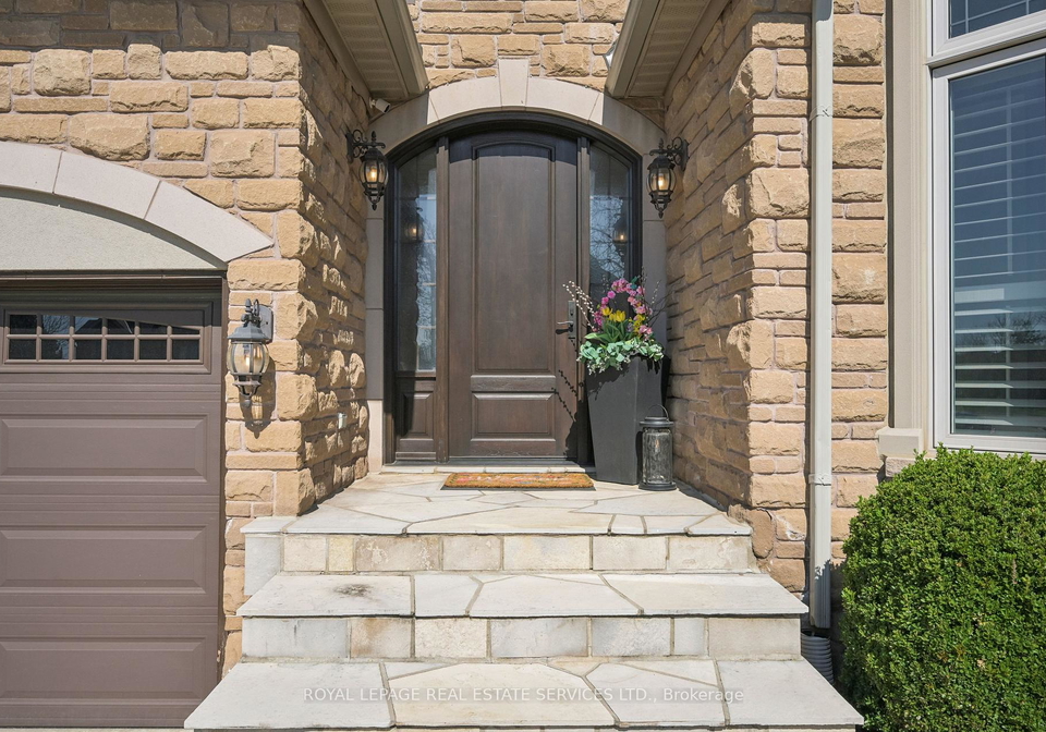 2175-alderbrook-drive-oakville-ontario-w13054398