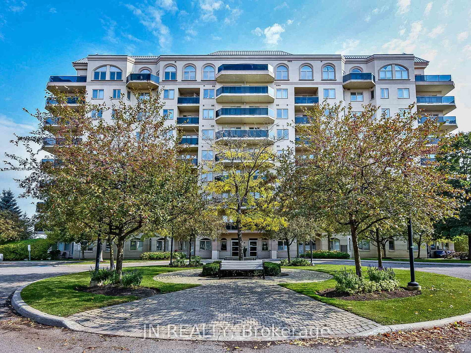 10-dayspring-circle-brampton-ontario-w13054598